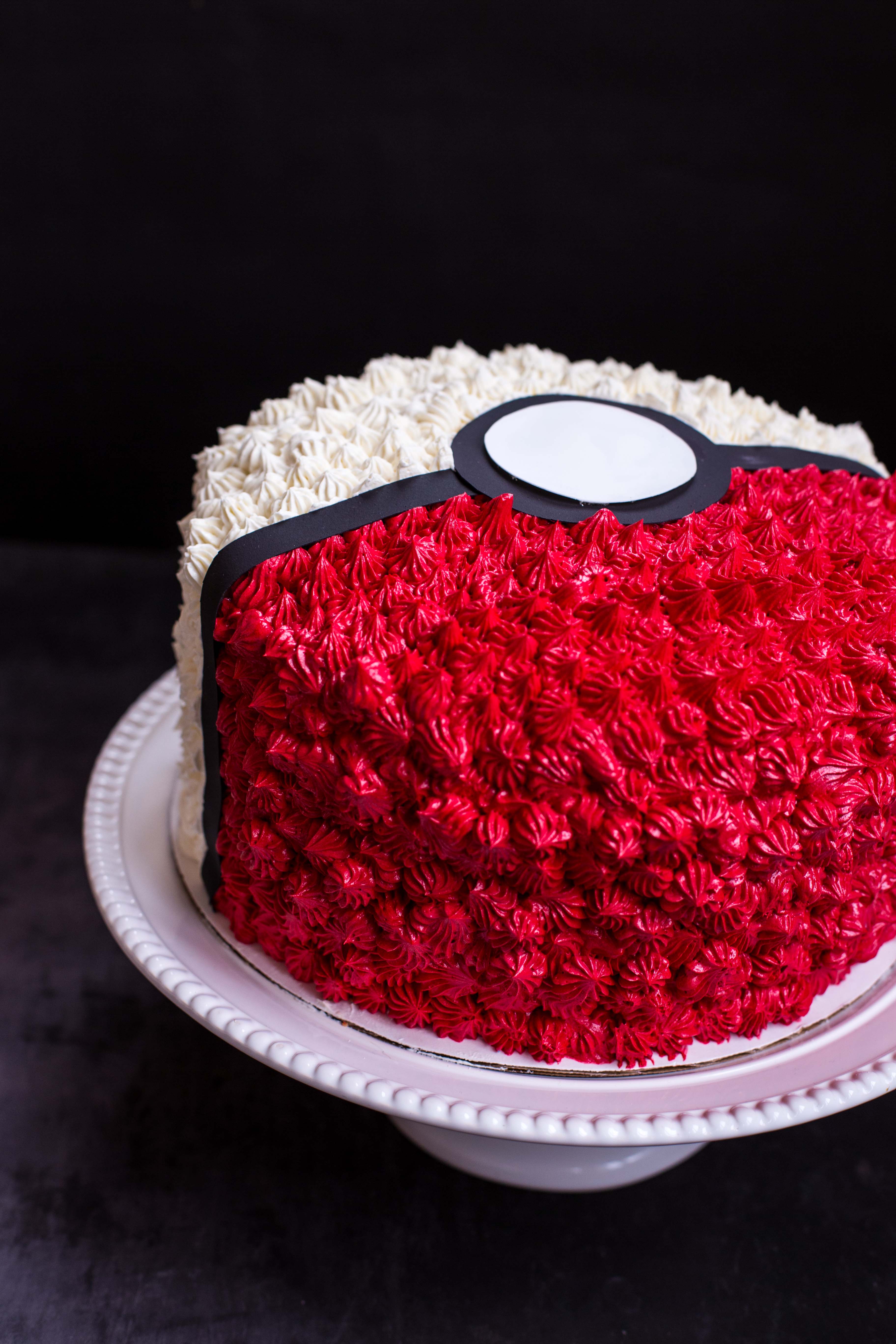 Poke Ball Cake